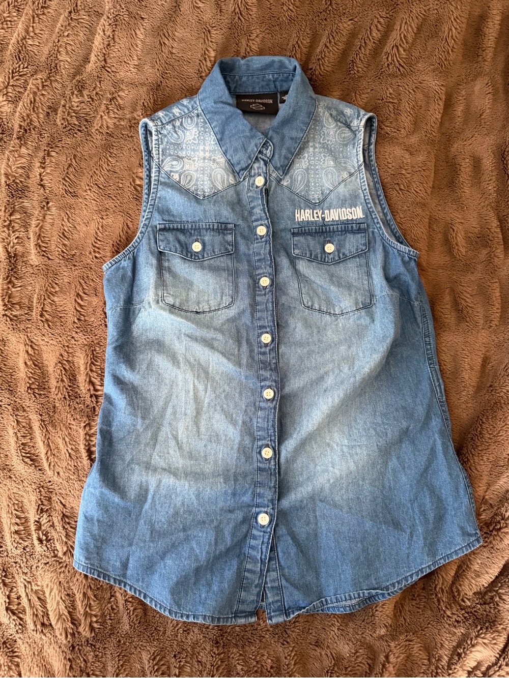 Harley-Davidson Blue Denim Sleeveless Button-Up with Embroidered Logo